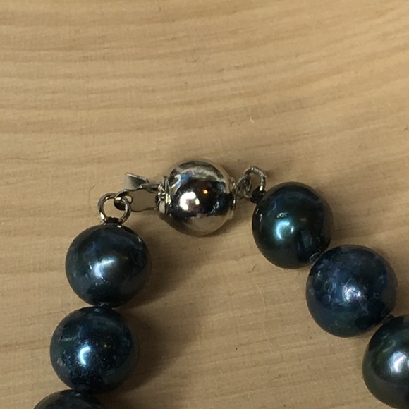 Freshwater Pearl Necklace - Picture 7 of 9